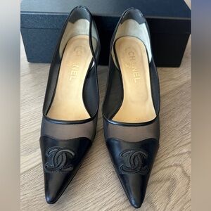 CHANEL Black pump
